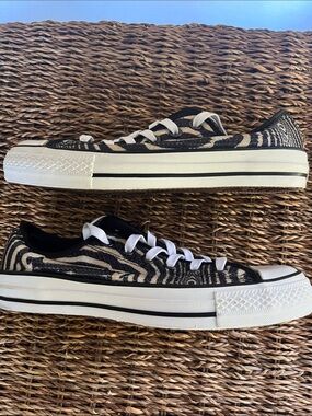 Converse Sequin Zebra Print Low-Top Sneakers - Black & White